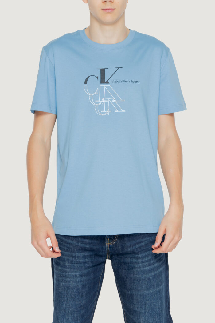 T-shirt Calvin Klein MONOGRAM ECHO Celeste – J30J325352