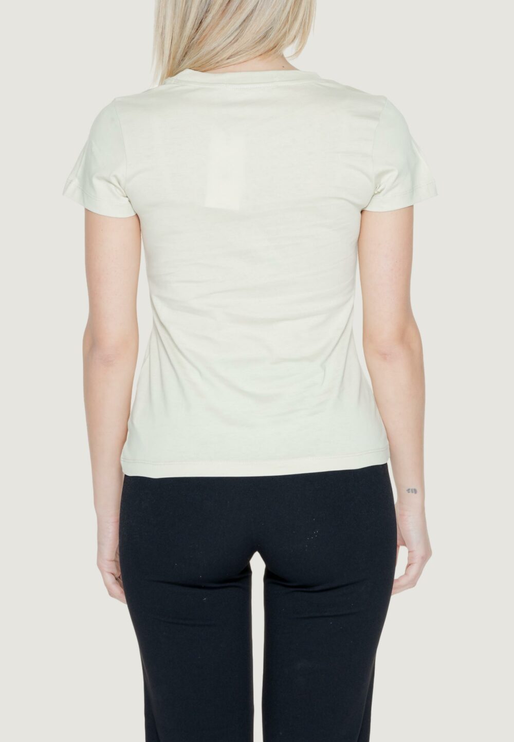 T-shirt Calvin Klein Jeans SATIN Verde - Foto 2