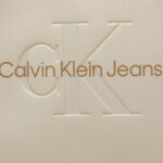 Borsa Calvin Klein Jeans SCULPTED SQUARE BARREL BAG MONO Beige chiaro - Foto 5