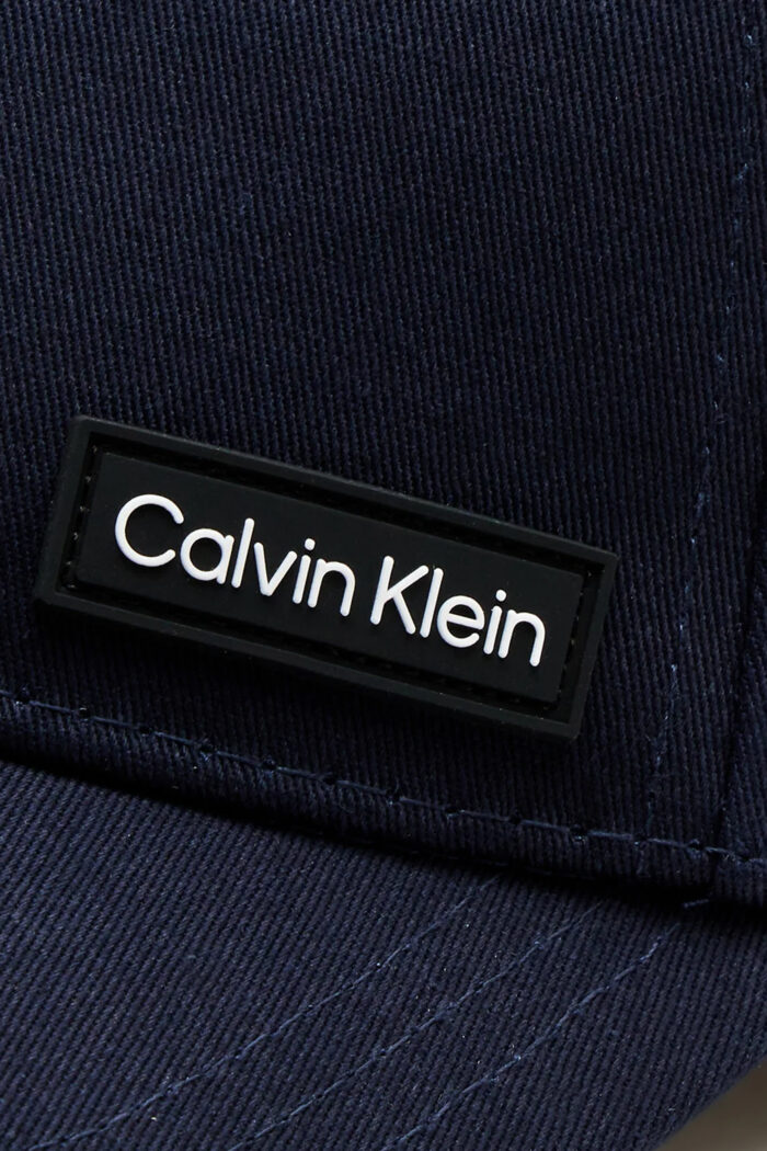 Cappello con visiera Calvin Klein ESSENTIAL PATCH BB Blu