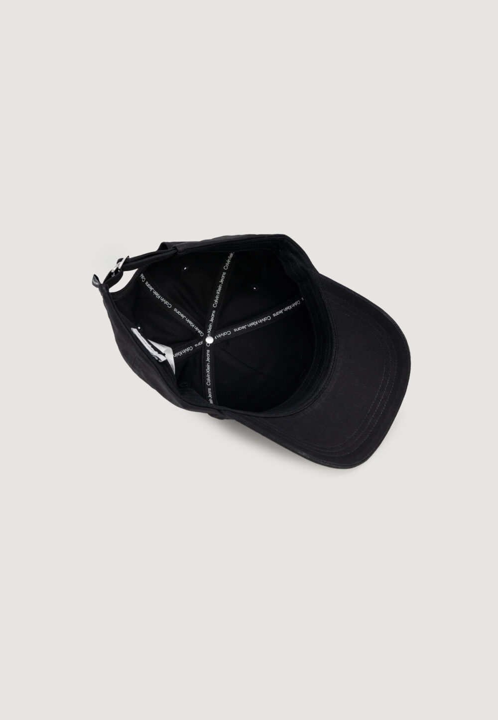 Cappello con visiera Calvin Klein Jeans MONO LOGO EMBRO CAP Nero - Foto 4