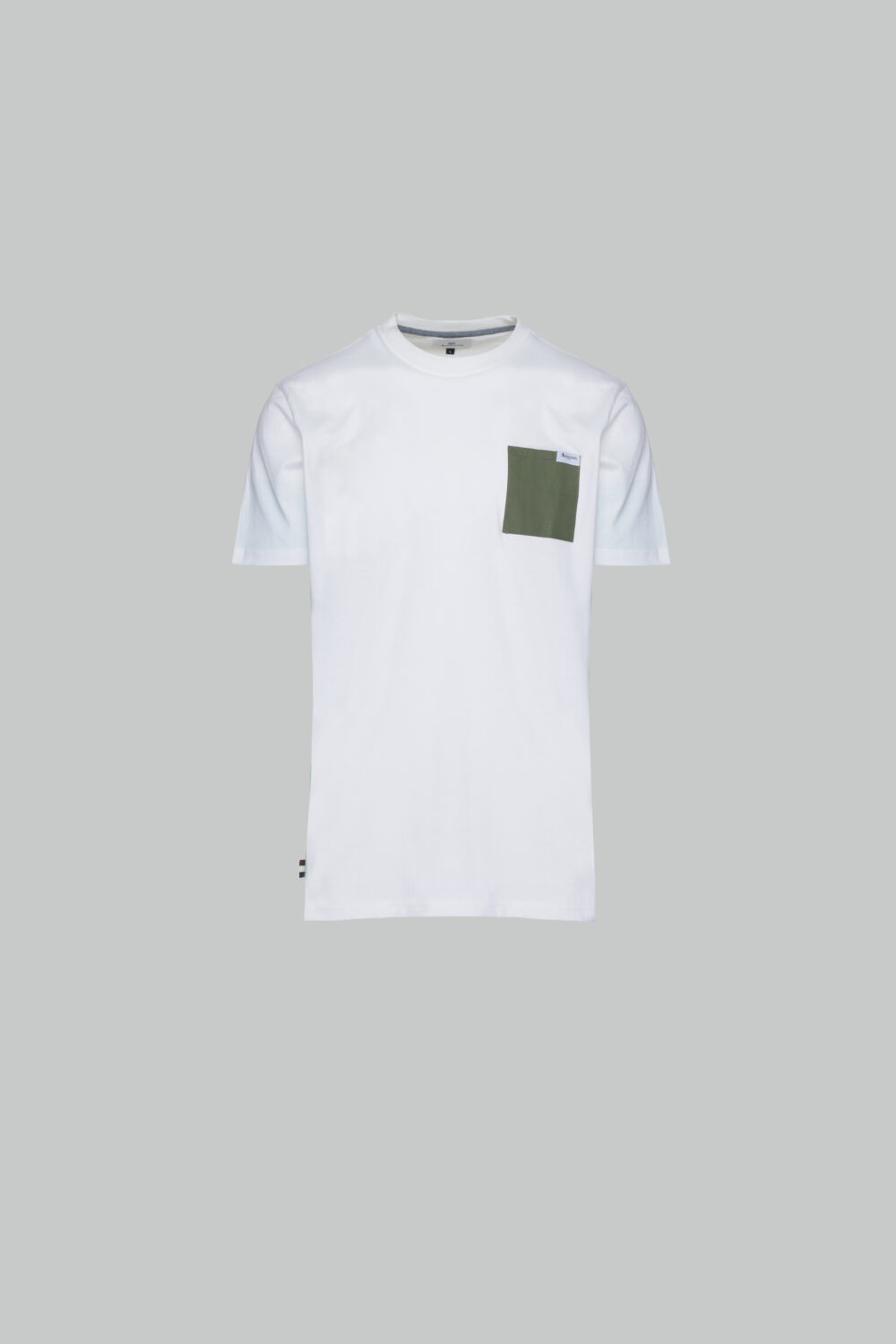 T-shirt Aquascutum ACTIVE BOHO POCKET T-SHIRT Bianco - Foto 1
