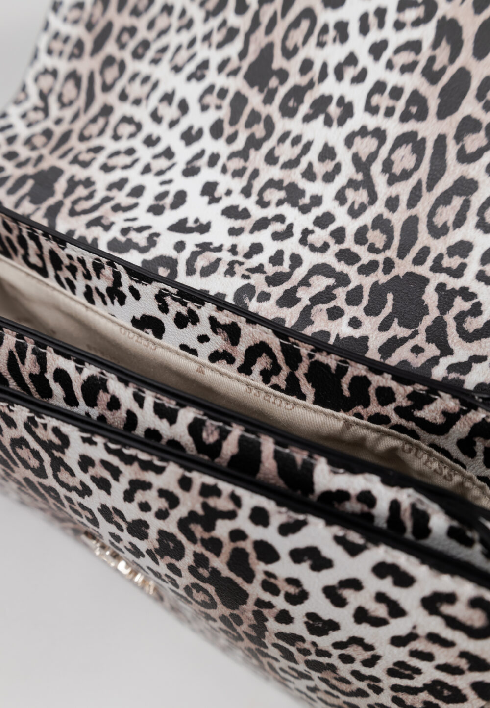 Borsa Guess JORAH CONVERTIBLE XBODY FLAP Animalier - Foto 4