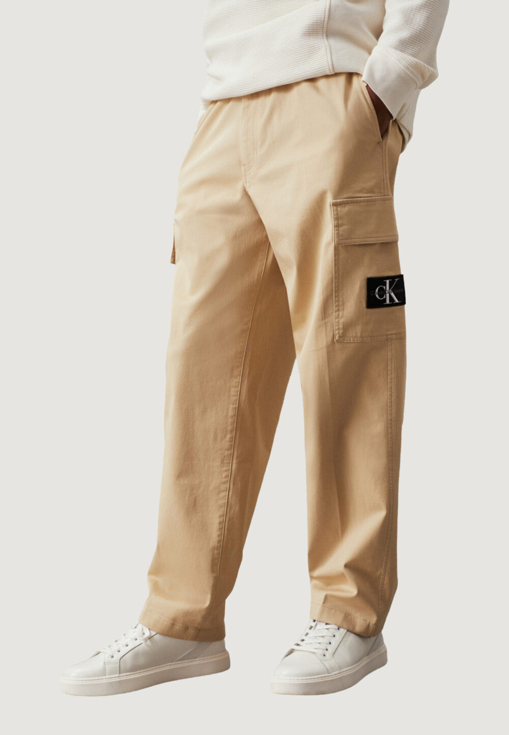 Pantaloni Calvin Klein REGULAR STRAIGHT Beige - Foto 1