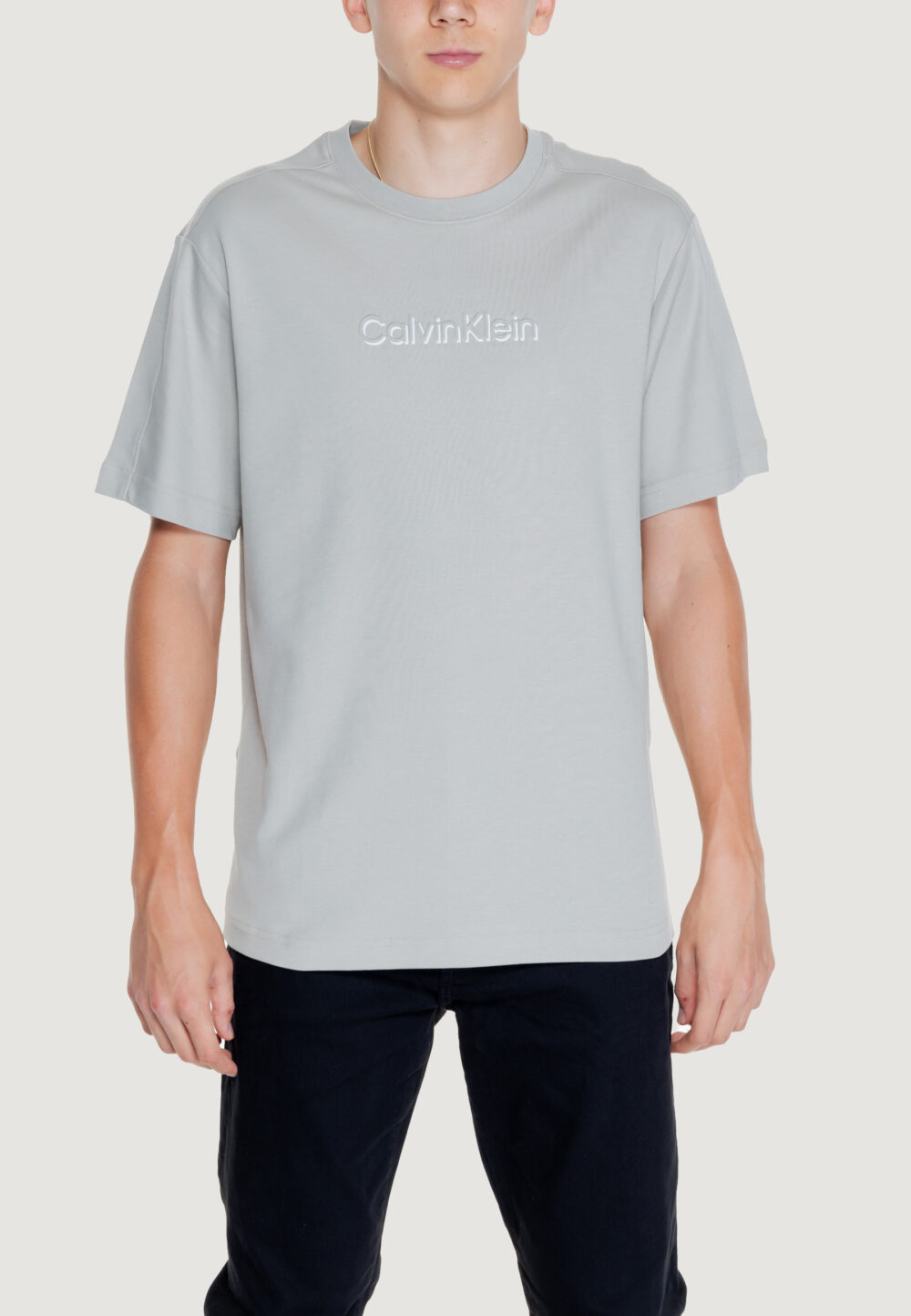 T-shirt Calvin Klein SHADOW EMBOSSED LOGO Grigio Chiaro - Foto 1