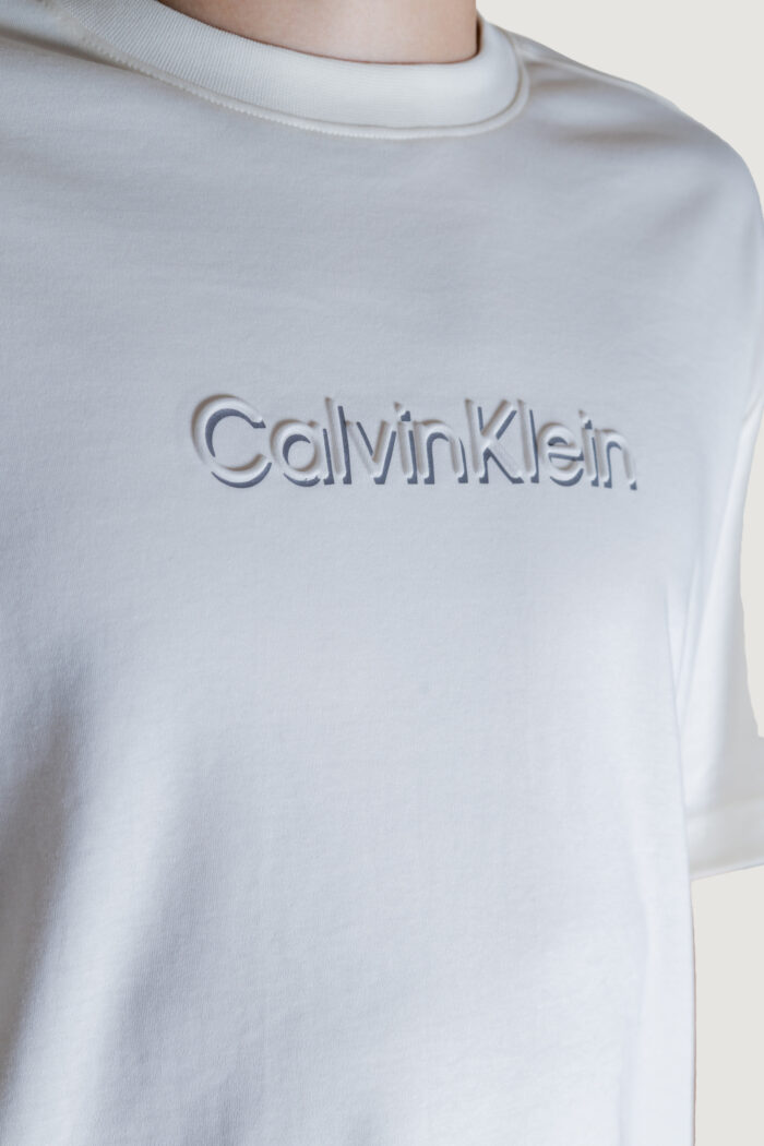 T-shirt Calvin Klein SHADOW EMBOSSED LOGO Panna