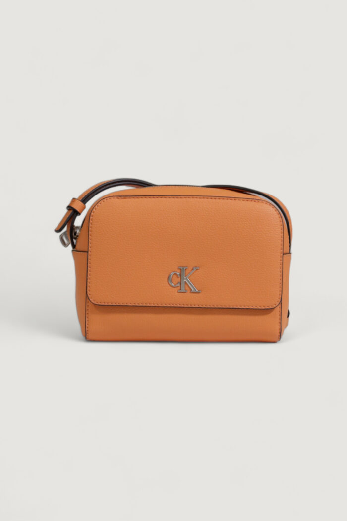 Borsa Calvin Klein MINIMAL MONOGRAM CAMERA BAG18 Arancione