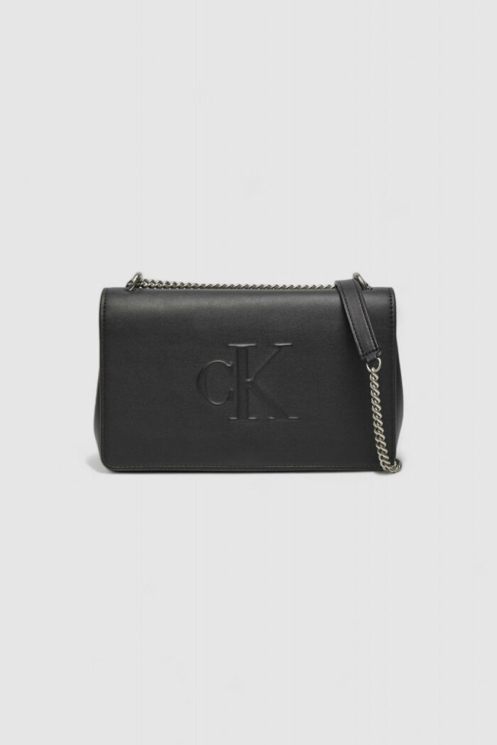 Borsa Calvin Klein SCULPTED EW FLAP25 DEBOSS Nero