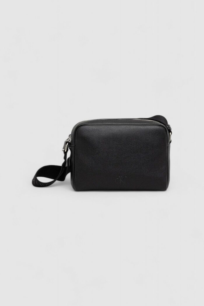 Borsa Calvin Klein OVER WEBBING CAMERA BAG21 PU Nero