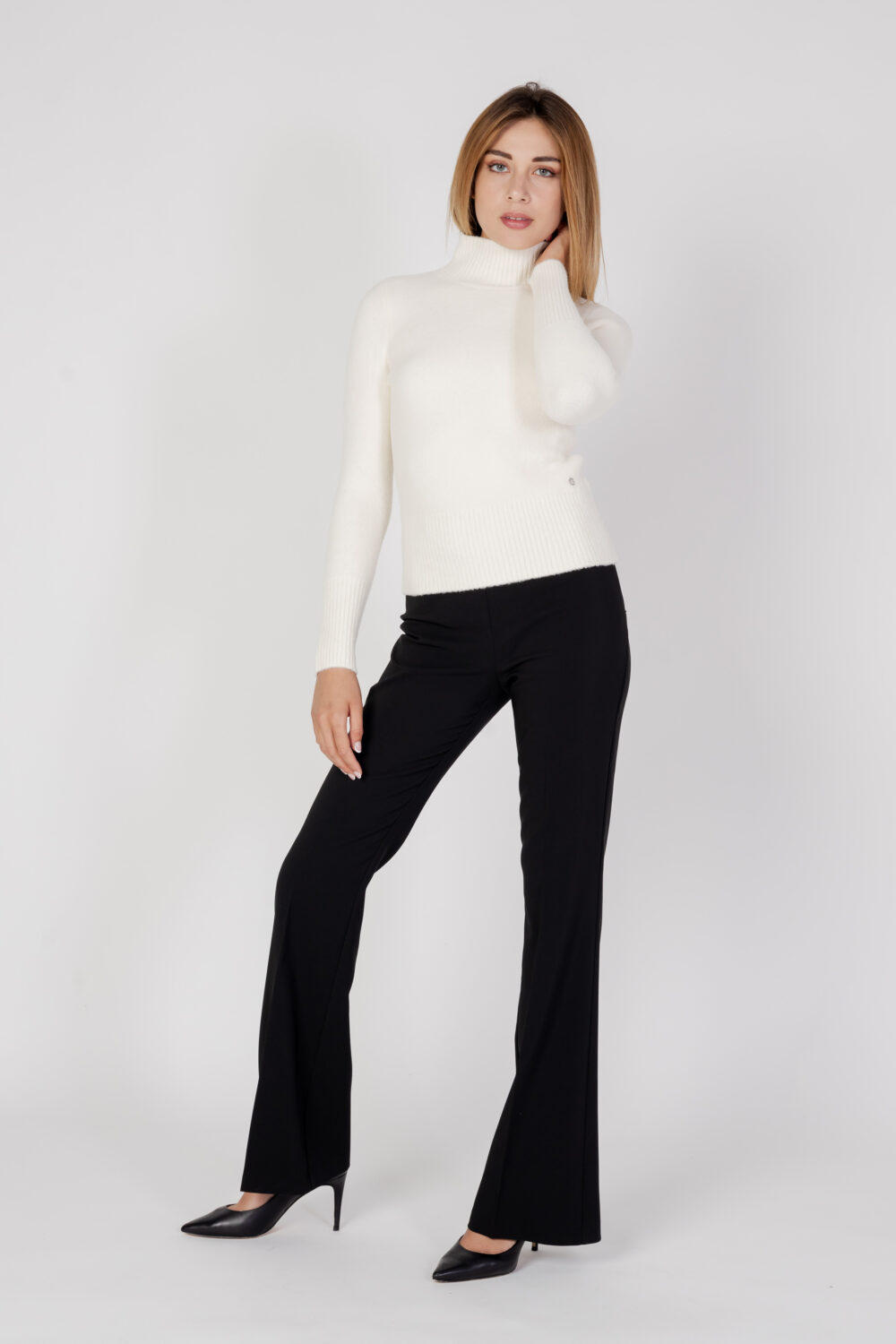 Dolcevita Guess MARION TN LS SWEATER Bianco - Foto 3