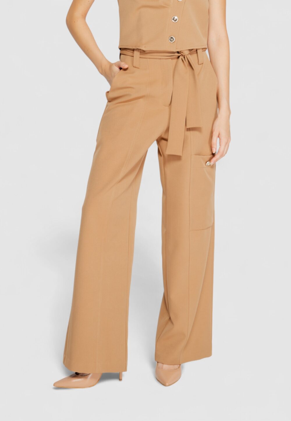 Pantaloni bootcut Rinascimento  Beige - Foto 1