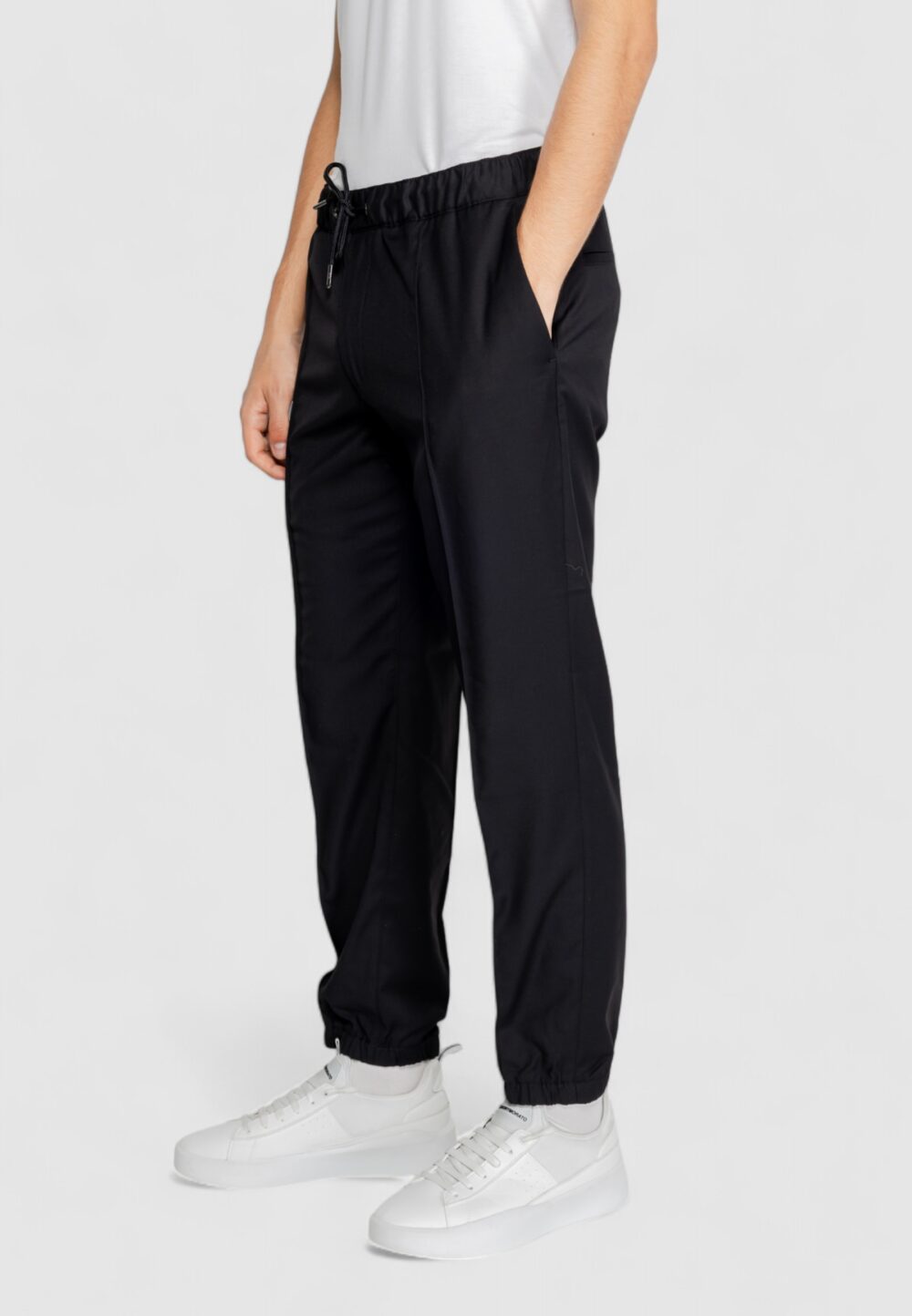 Pantaloni tapered Armani Exchange  Nero - Foto 4