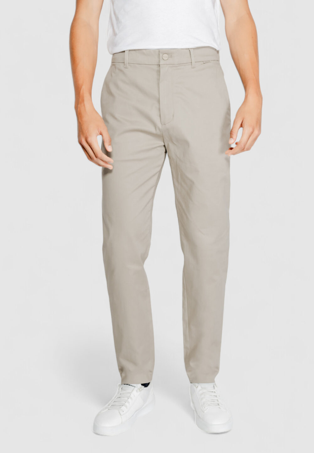 Pantaloni tapered Calvin Klein SATEEN STRETCH Beige - Foto 1