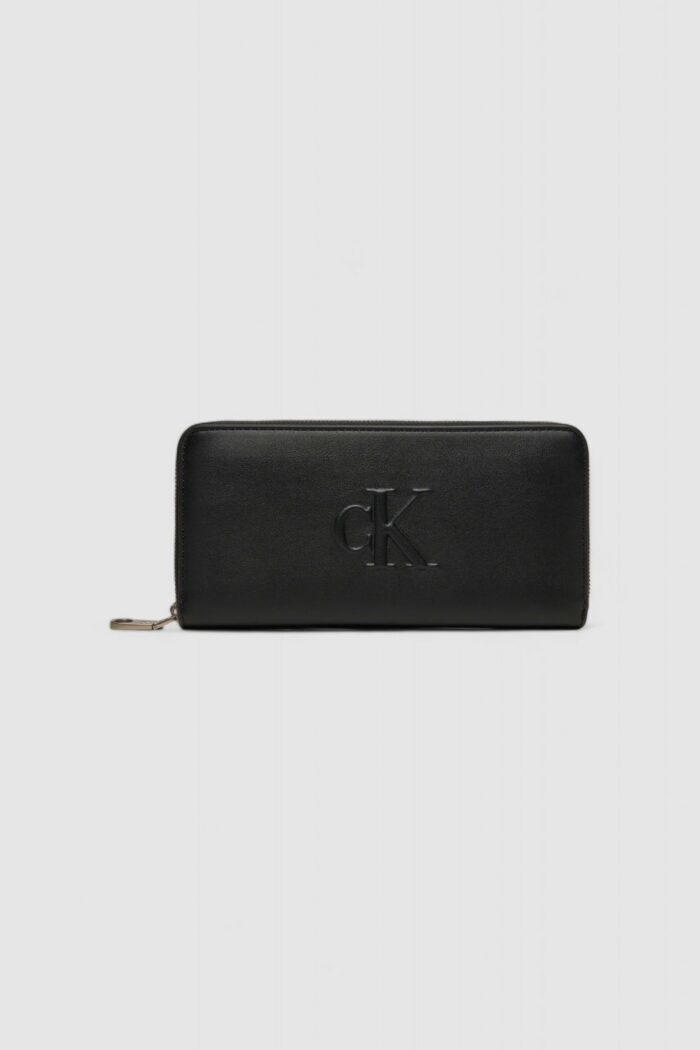 Portafoglio grande Calvin Klein SCULPTED ZIP AROUND DEBOSS Nero