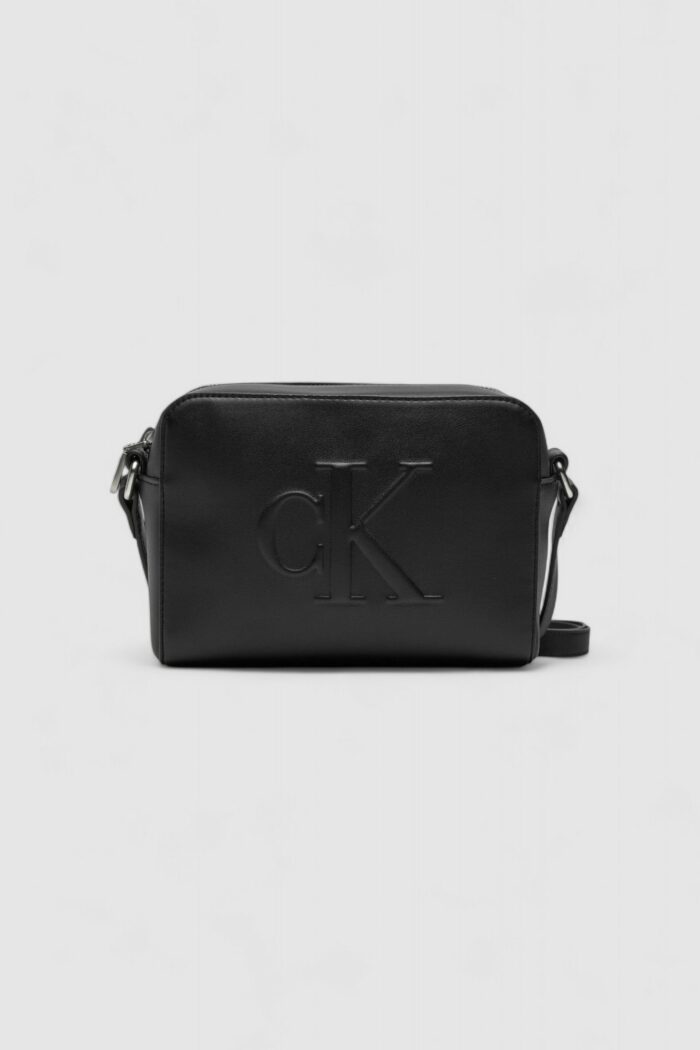 Borsa Calvin Klein SCULPTED CAMERA BAG DEBOSS Nero