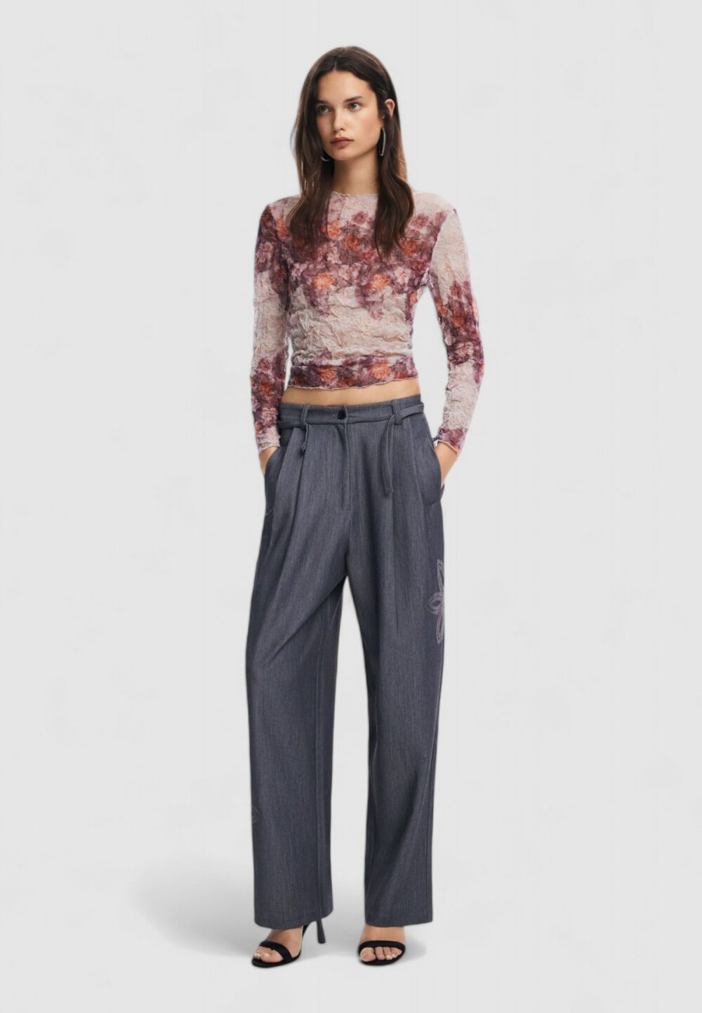 Pantaloni cropped Desigual PANT_RIN Grigio Chiaro - Foto 5