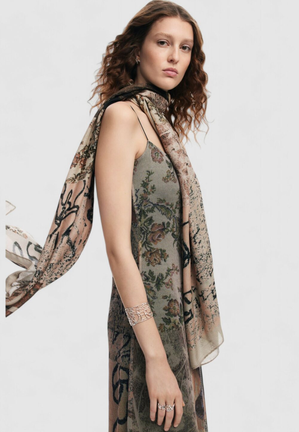 Pashmina Desigual FOU_TAPESTRY RECTAN Beige - Foto 2