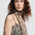 Pashmina Desigual FOU_TAPESTRY RECTAN Beige - Foto 4