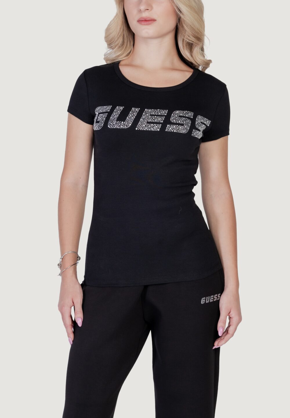 T-shirt Guess Active KIARA SS Nero - Foto 1