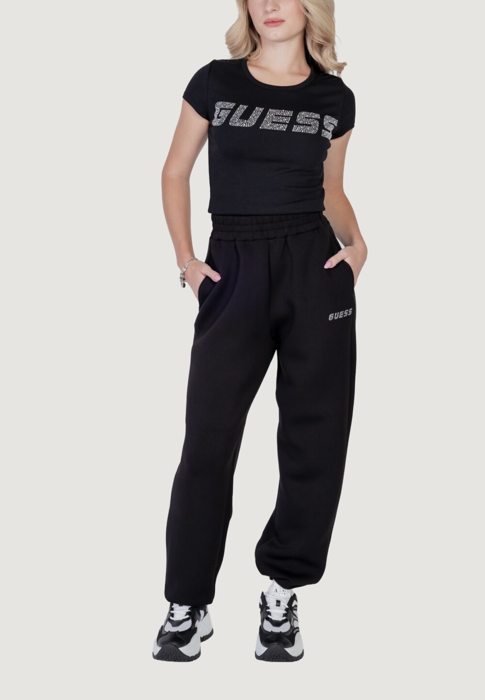 T-shirt Guess Active KIARA SS Nero - Foto 2