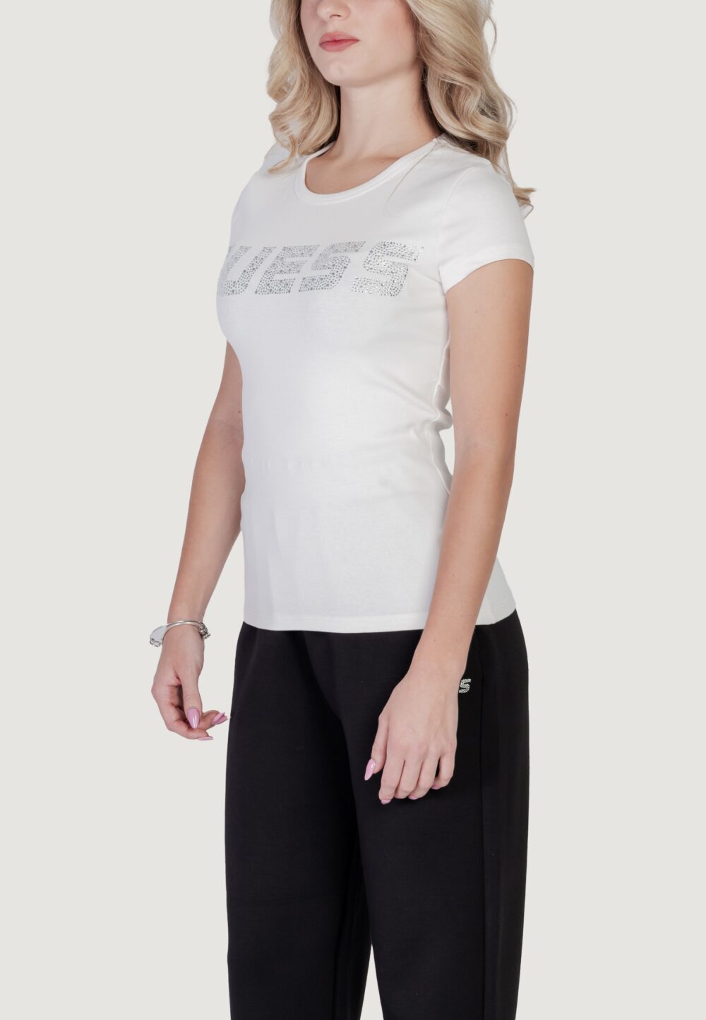 T-shirt Guess Active KIARA SS Panna - Foto 3