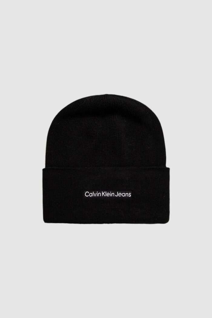 Berretto Calvin Klein INST EMBRO BEANIE Nero