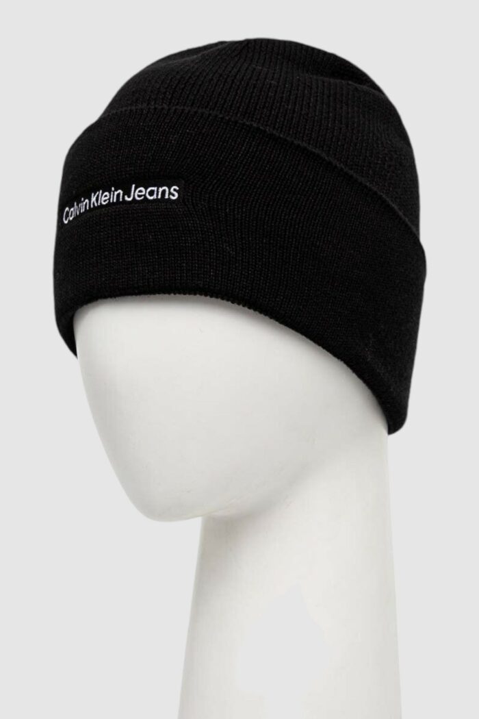 Berretto Calvin Klein INST EMBRO BEANIE Nero