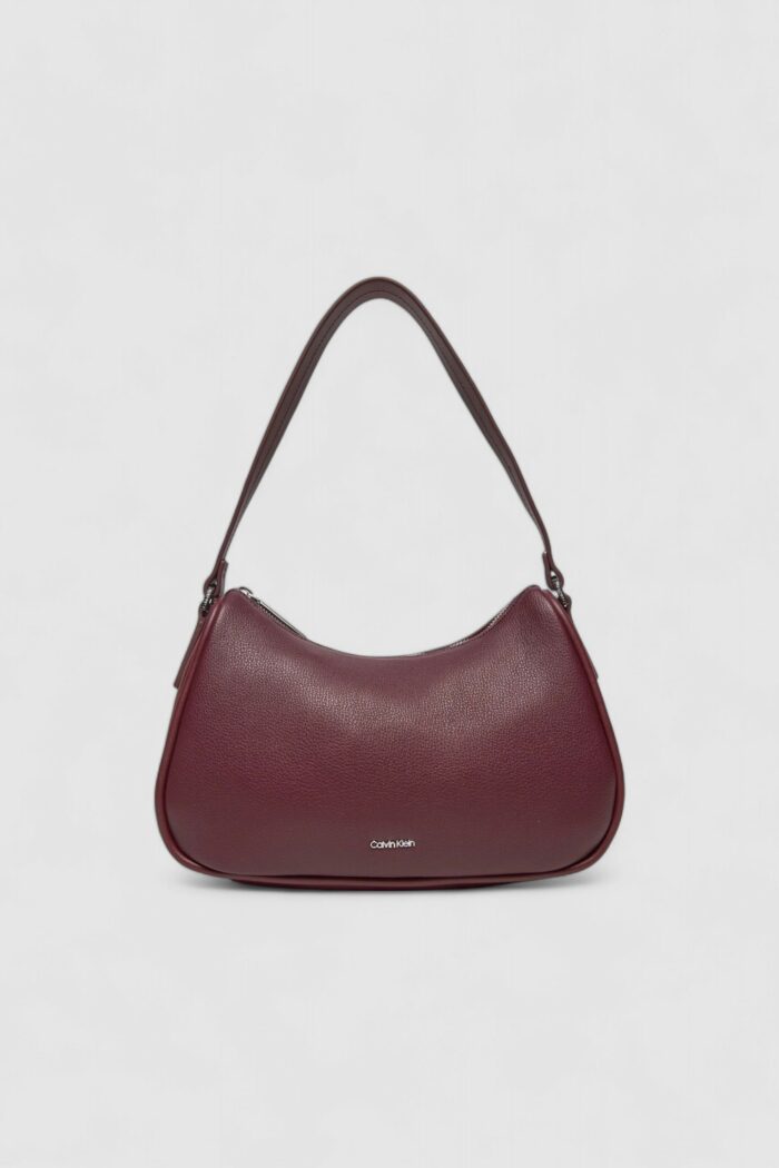 Borsa Calvin Klein CK REFINE SHOULDER BAG Bordeaux