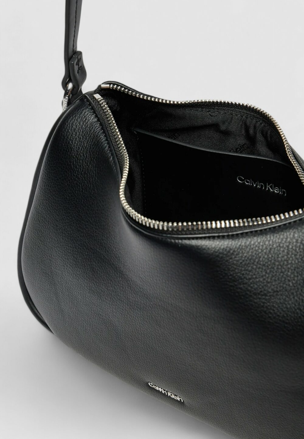 Borsa Calvin Klein CK REFINE SHOULDER BAG_PBL Nero - Foto 4