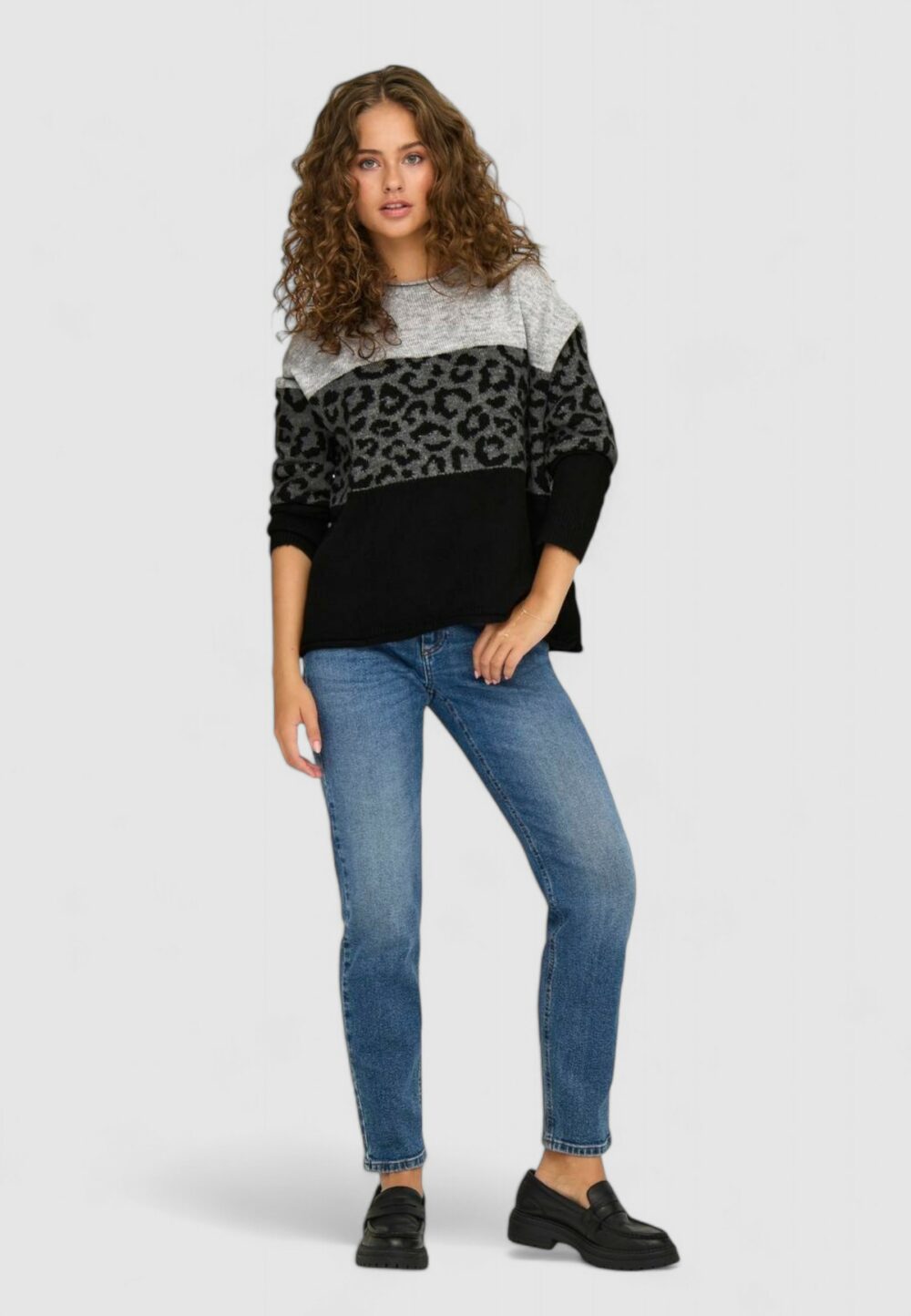 Maglione Only Onljade Animal Ls O-Neck Noos Knt Grigio Chiaro - Foto 4