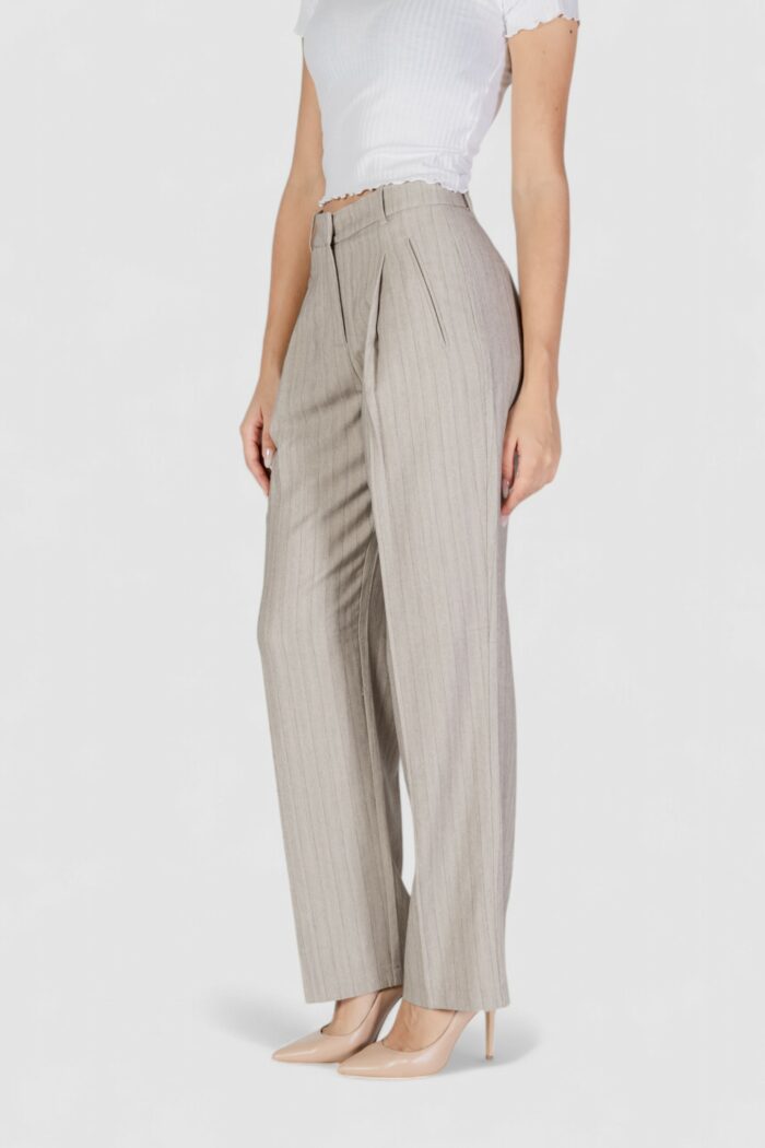 Pantaloni a palazzo Vero Moda VMELI HW HERRINGBONE STRAIGHT PANTS Grigio Chiaro