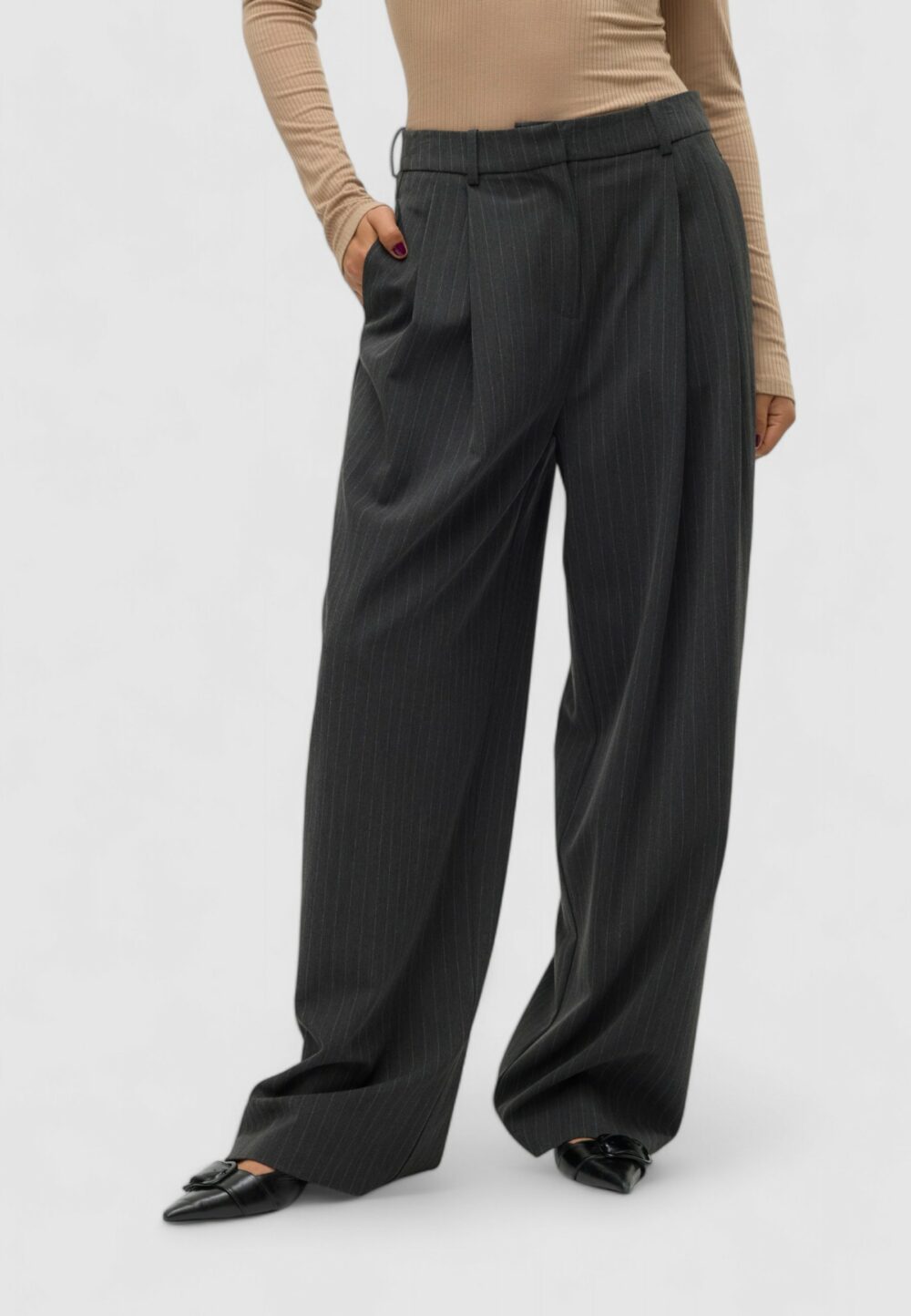 Pantaloni a palazzo Vero Moda VMSILJE MW WIDE PINSTRIPE PANTS Grigio Scuro - Foto 1