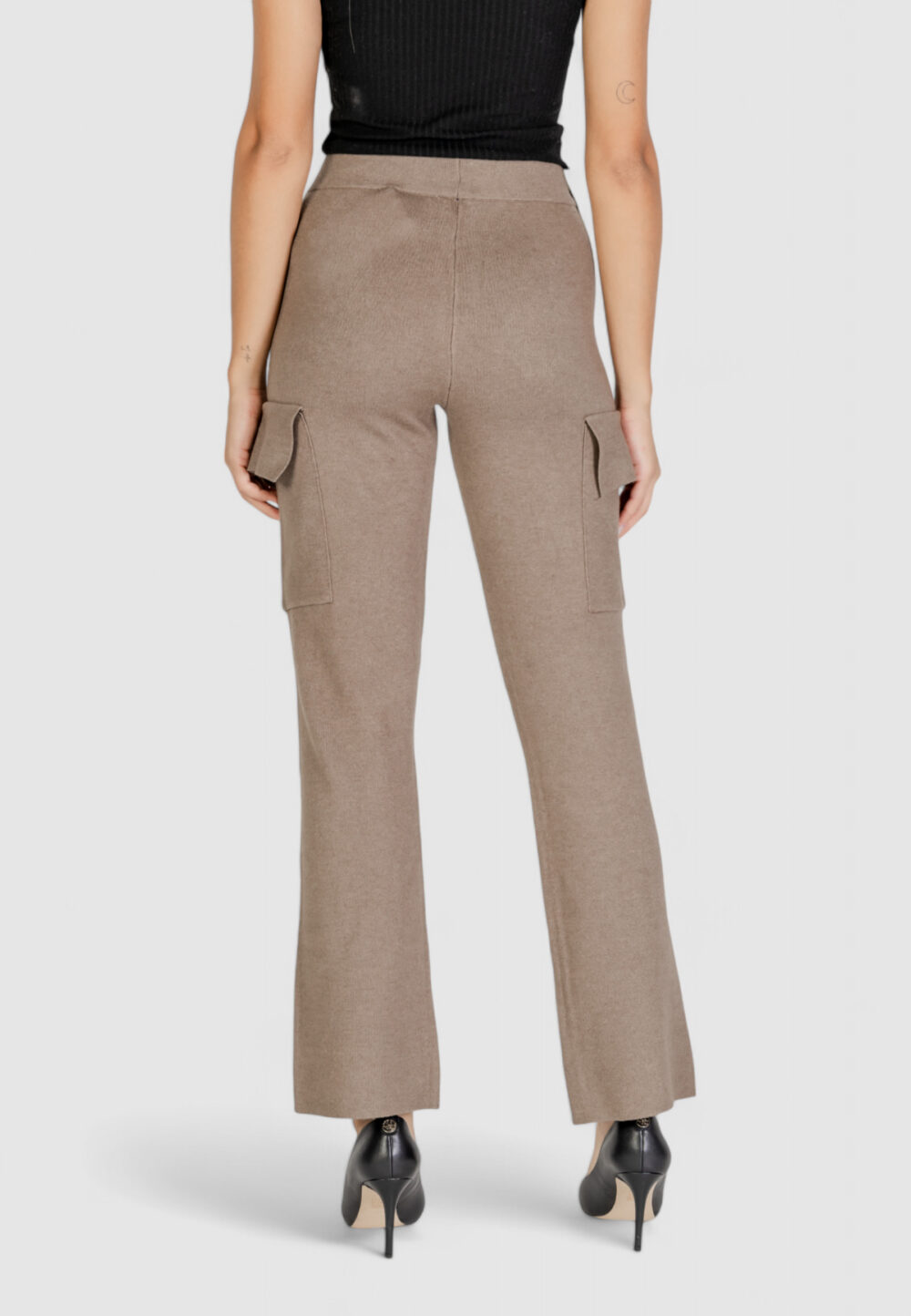 Pantaloni a palazzo Vila Clothes VICASSIE CARGO KNIT PANTS Beige scuro - Foto 4