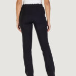 Pantaloni sportivi Guess Active ANN STRAIGHT Nero - Foto 4