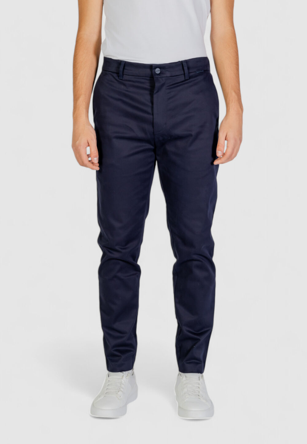 Pantaloni tapered Calvin Klein Jeans SATEEN STRETCH Blue scuro - Foto 1