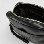 Pochette e beauty Calvin Klein Jeans AOP EMBOSS ZIP POUCH Nero - Foto 4