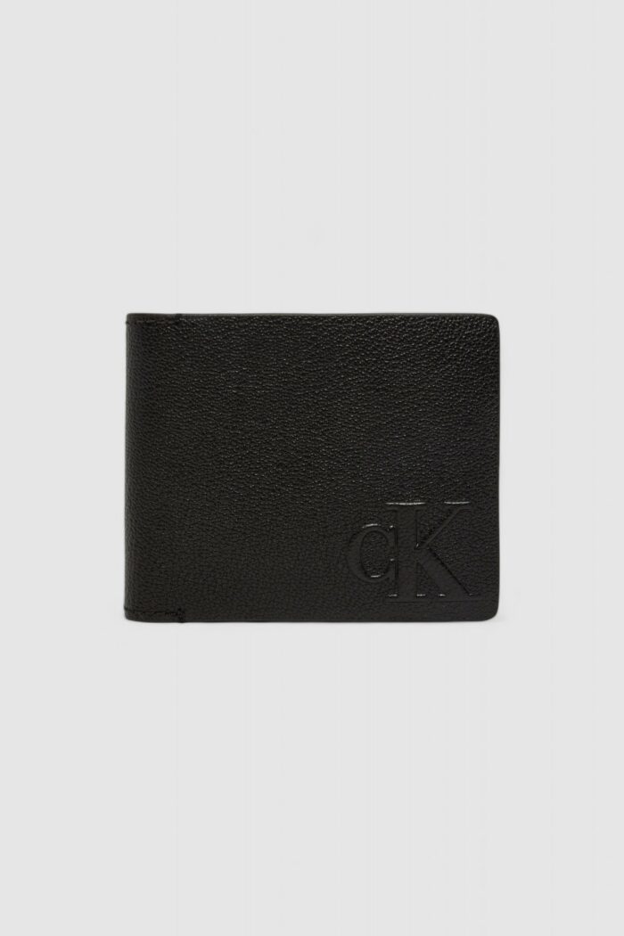 Portafoglio con portamonete Calvin Klein LOGO EMBOSS BIFOLD W/COIN Nero