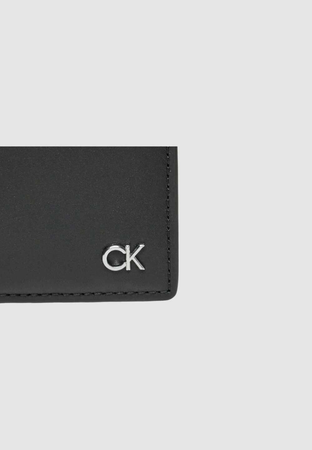 Portafoglio con portamonete Calvin Klein METAL CK N/S CARDHOLDER 6CC Nero - Foto 3