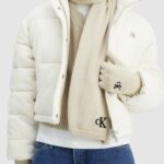 Sciarpa Calvin Klein SEASONAL POM POM SCARF Beige - Foto 2