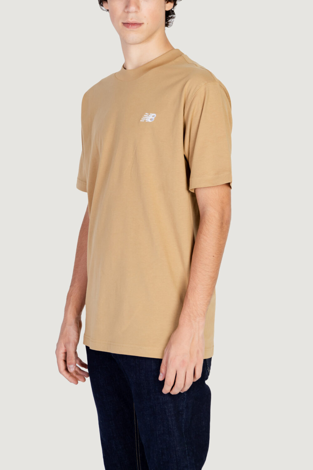 T-shirt New Balance  Beige scuro - Foto 2