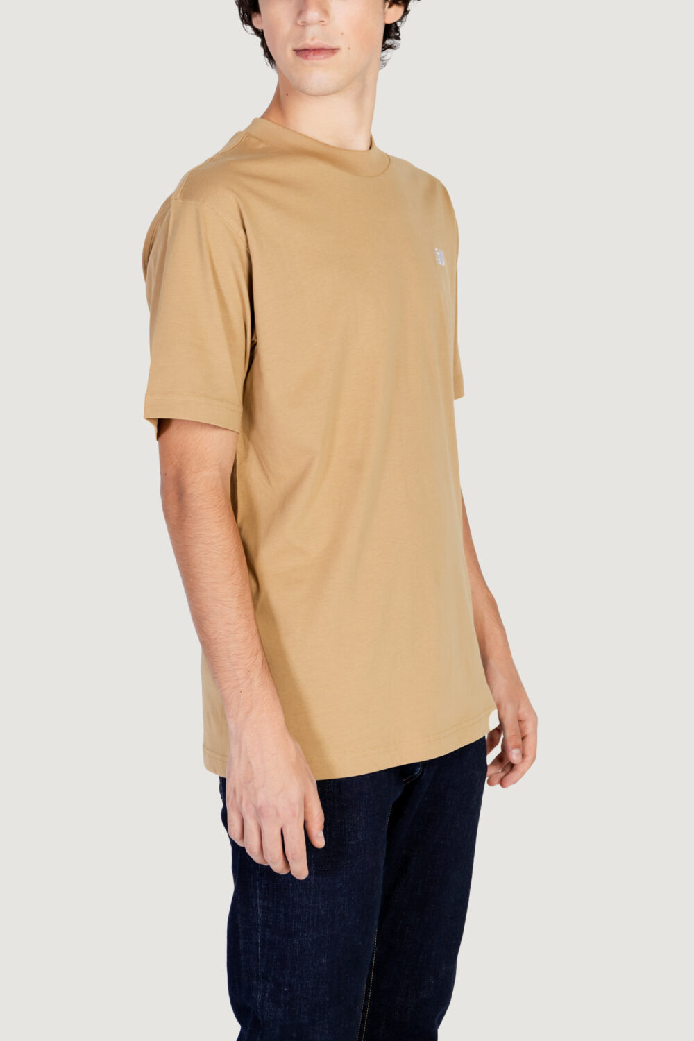 T-shirt New Balance  Beige scuro - Foto 4