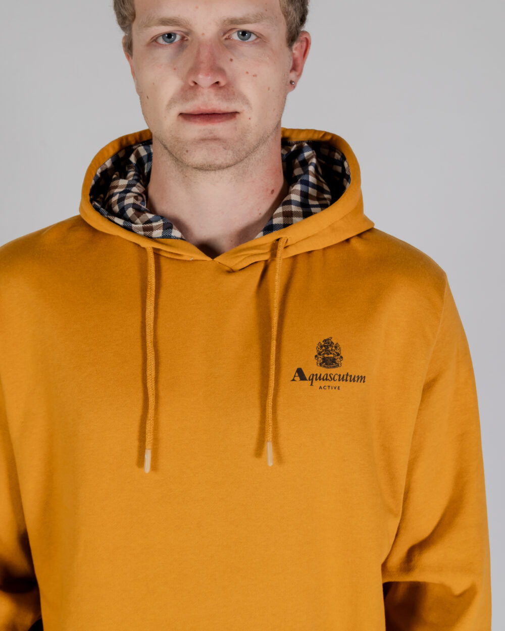 Felpa con cappuccio Aquascutum ACTIVE SMALL LOGO HOODIE Senape - Foto 3