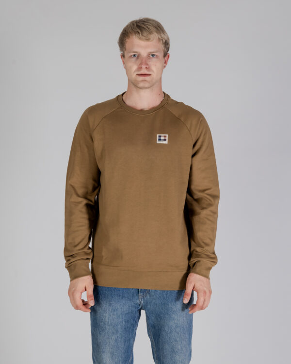 Felpa senza cappuccio Aquascutum ACTIVE PATCH CREWNECK Beige scuro - Foto 1