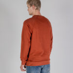 Felpa senza cappuccio Aquascutum ACTIVE PATCH CREWNECK Ruggine - Foto 4