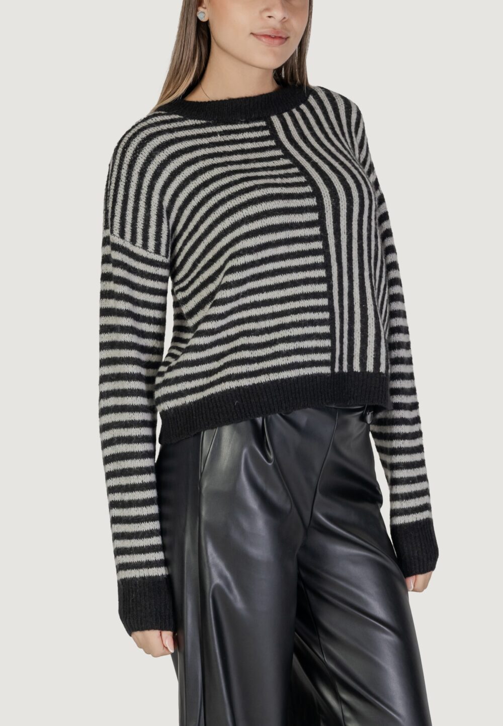 Maglione Vero Moda VMURANUS LS ONECK CROPPED PULLOVER GA Black-White - Foto 3