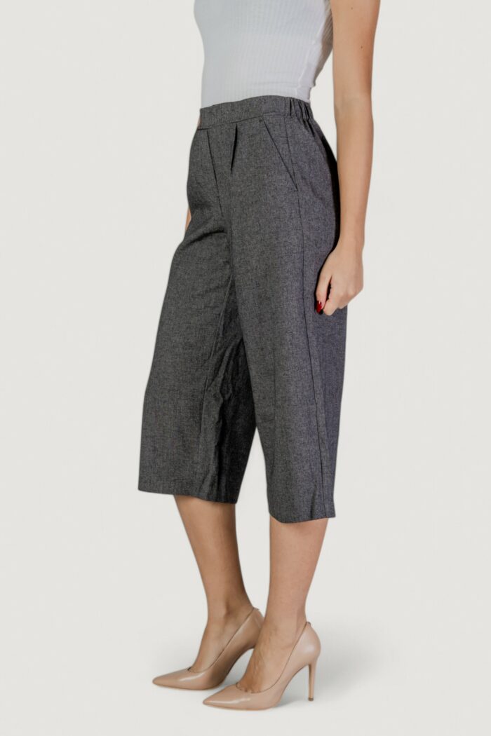 Pantaloni cropped Vero Moda VMANNI HW Black-White