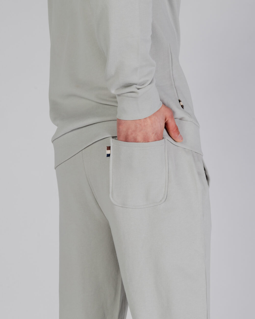 Pantaloni sportivi Aquascutum ACTIVE SMALL LOGO TRACK PANTS Grigio - Foto 4