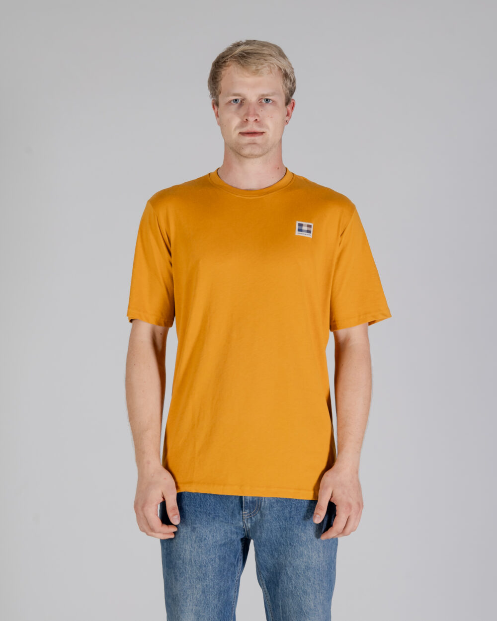 T-shirt Aquascutum ACTIVE CLUB CHECK PATCH T-SHIRT Senape - Foto 1