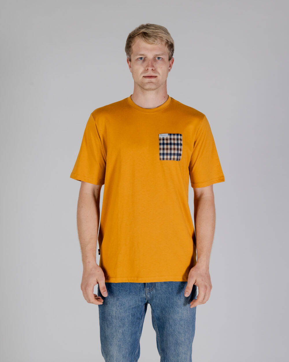 T-shirt Aquascutum ACTIVE CLUB CHECK POCKET T-SHIRT Senape - Foto 1