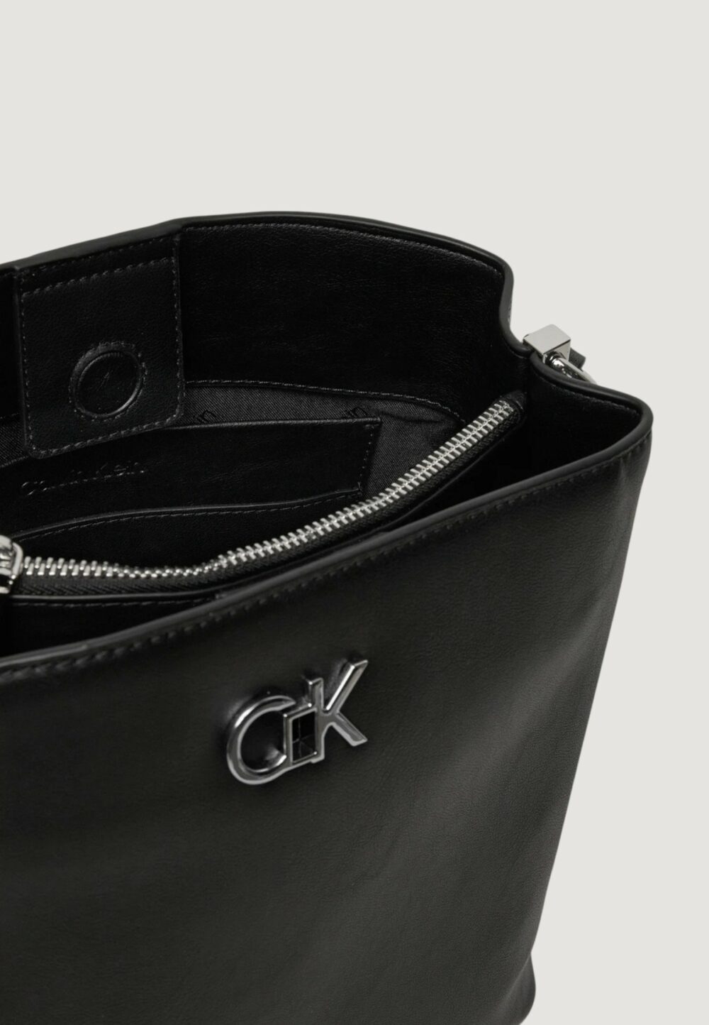 Borsa Calvin Klein CK CONVERTIBLE BUCKET Nero - Foto 4